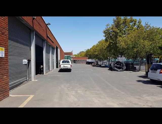 4,173M² FACTORY TO LET IN BELLVILLE SOUTH INDUSTRIA
